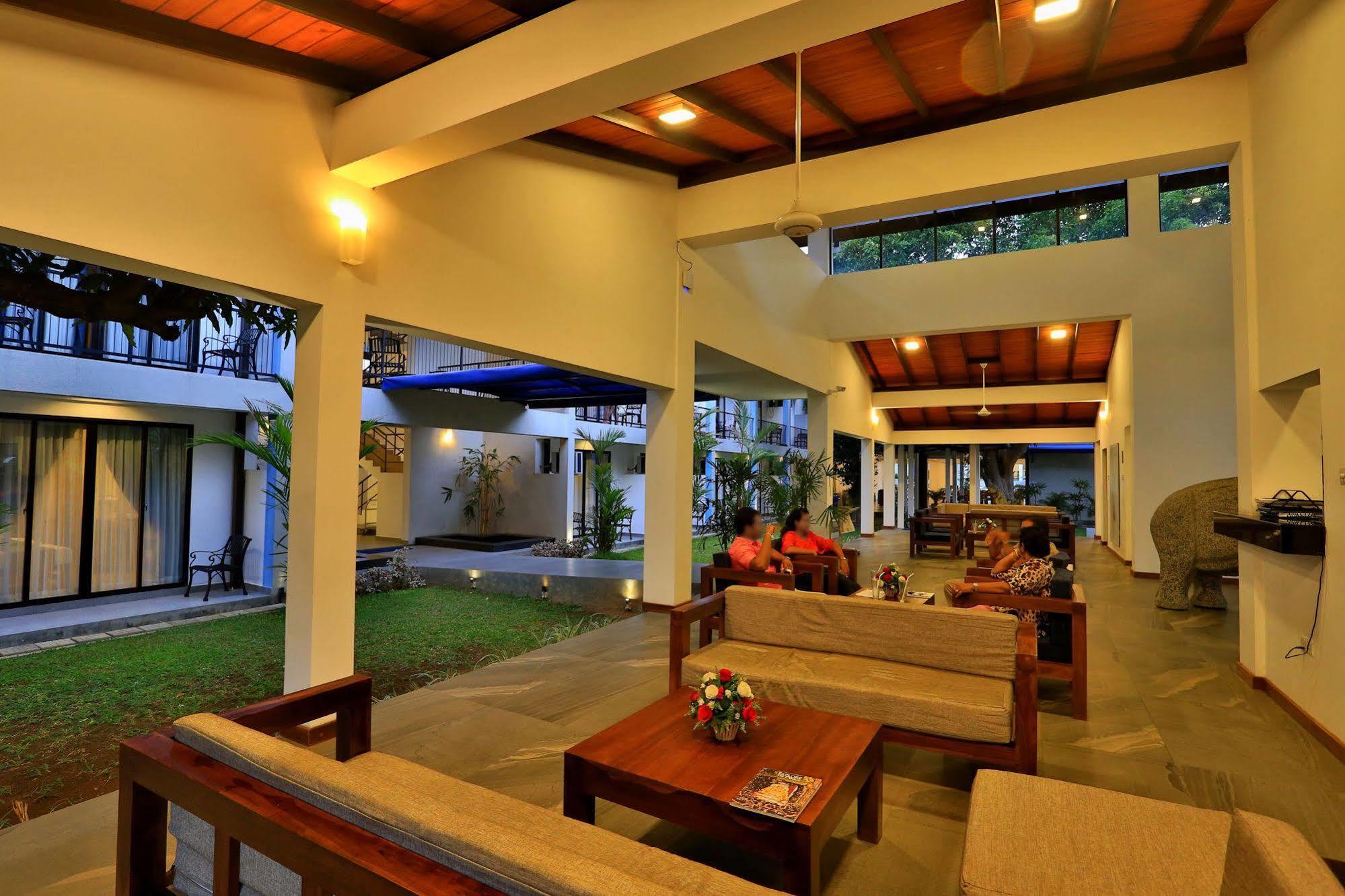 The Blue Wave Hotel Arugam Bay Exterior foto