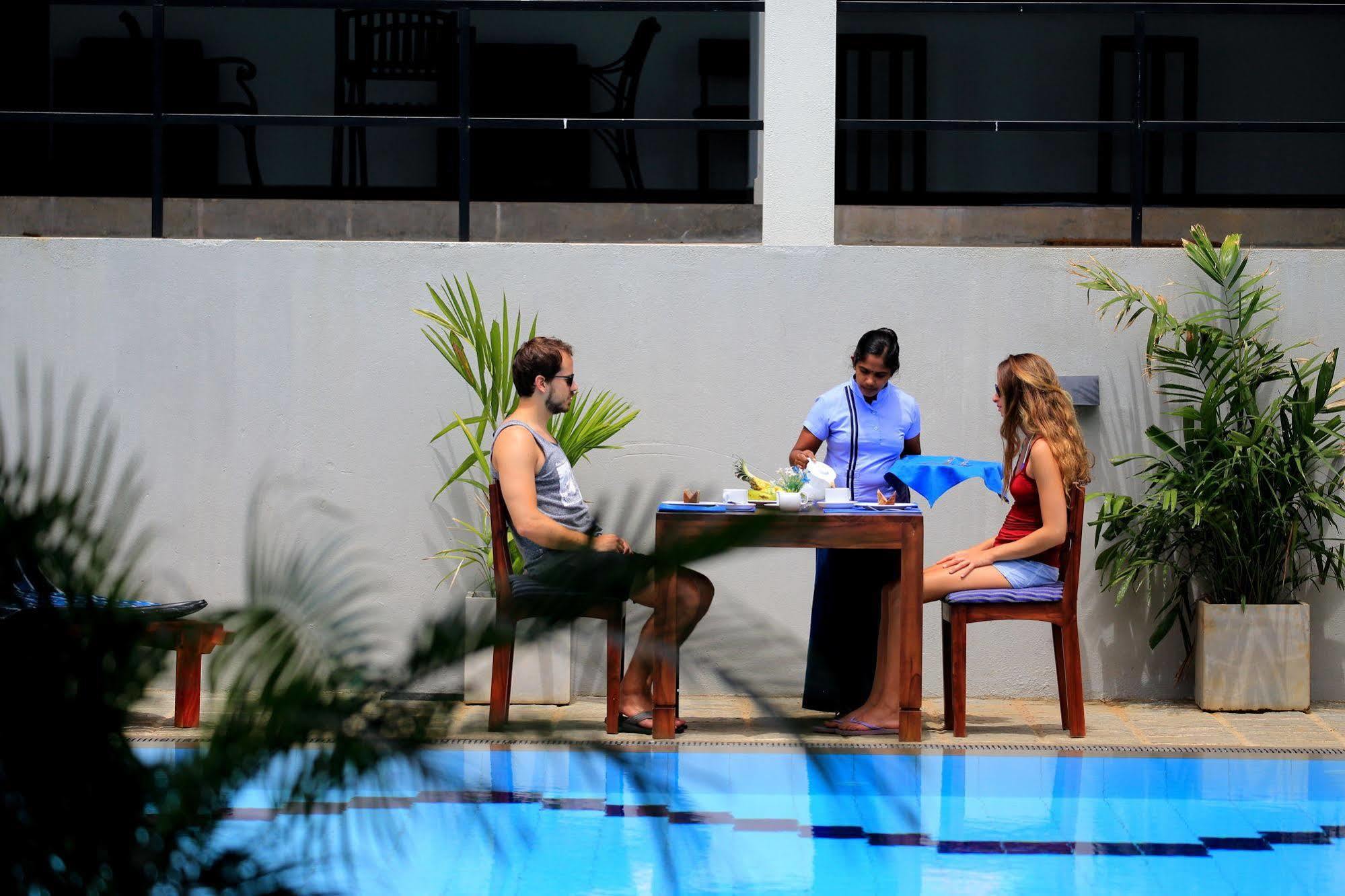 The Blue Wave Hotel Arugam Bay Exterior foto